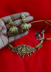 Lakshmi Choker