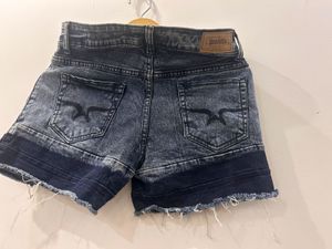 HOT SHORTSS!!