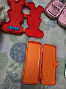Combo Of 7 Pencil Box &amp; Poches In Good Condition