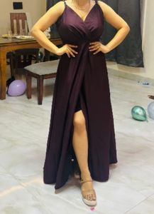 A side Slit dress 💜