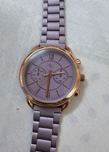 Elegant Lilac Wristwatch