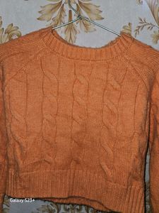 Once Used(Peach 🍑 Crop Top Woollen)
