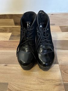 Black Shoes