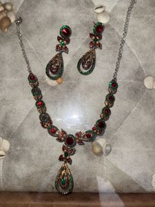 Red & Green Jewel Necklace Set