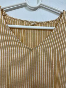 Striped V-Neck 3/4 Sleeve Top
