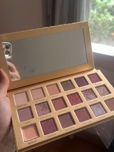Beautiful Makeup Revolution London Eyeshadow Palet