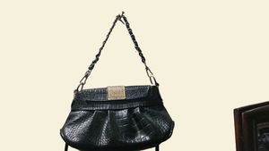 Chic Chain Patent Leather Crossbody Bag