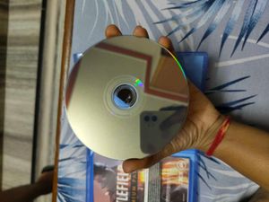 Devil Marycry5 nd Battlefield 1 PS4 games disc