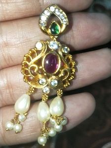 Beautiful Pearl And Kundan Earrings