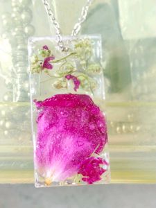 Customize Real Flower Pettels Resin Pendants