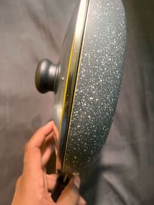 Solimo(it’s official Amazon Brand)Fry Pan 22cms
