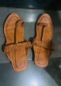 Kolhapuri Chappal