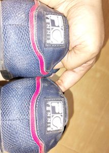 Fila Comfort+ Sneakers - Size 9