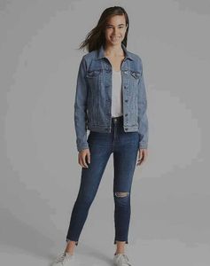 GAP Women’s Classic Blue Denim Jacket – Size L