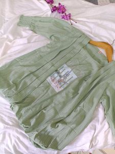 Womens top with puff sleeves Green &#39;Paris&#39; Print T