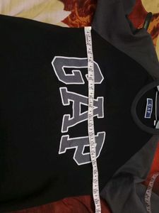 GAP SWEATSHIRT