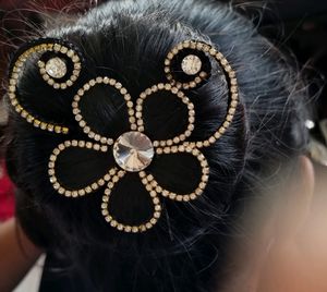 Rhinestone Flower Hair Clip