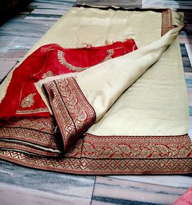 Banarasi Border Beautiful Saree With Blouse Piece