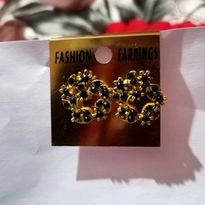 4 Traditional Earrings Set