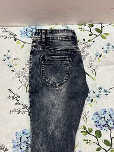 GREY SOFT DENIM JEANS FOR WOMEN