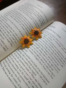 Cute Sunflower Studs 🌻