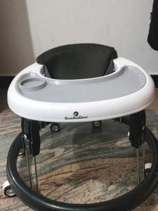 StarAndDaisy Baby Walker
