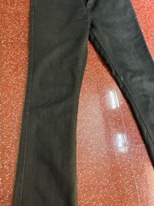 Levis Black Jean