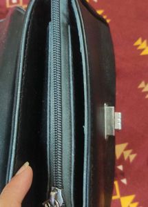 Classic sling Bag