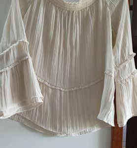 White Off Shoulder Top 🤍