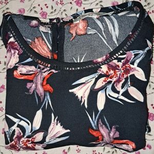 Floral Printed Top(Canadian Specialty Brand: Cleo Petities), Size: M/L