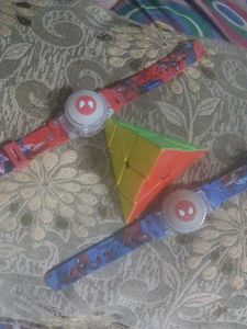 Triangle Cube With2 Spiderman Watch Set
