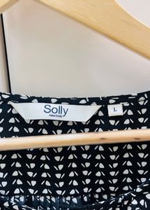 Chic Black &amp; White Sleeveless Top – Size L