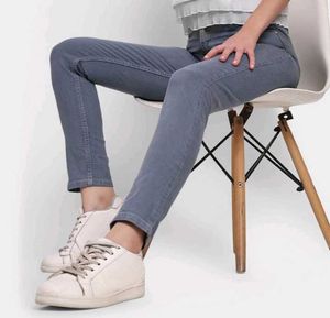 New with Tags Grey Denim Jeans 28 Waist