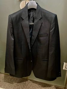 Sturdy Smart All Black Blazer For Men