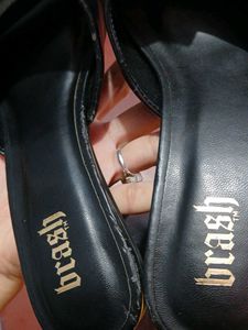 Brash Black Chain Detail Slides