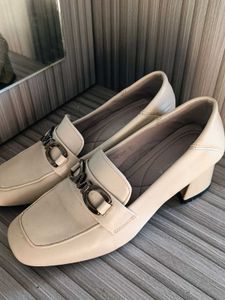 Elegant Off White Heeled Loafers