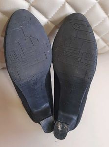 Flat n Heels Womens Black Pumps