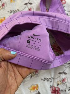 M: Nike sports bra