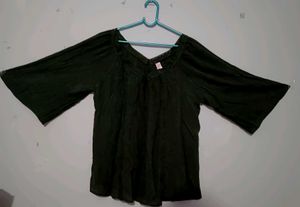 Flowy Black Top