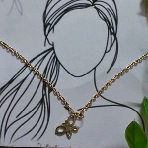 🆕 Chic Gold-Tone Butterfly Pendant Necklace