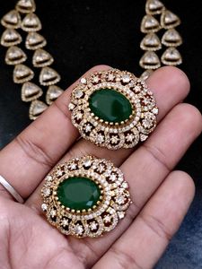 Sujana Ad Neck Set