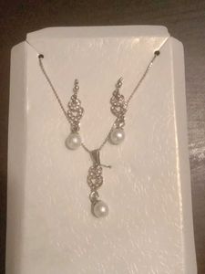 Necklace & Chain With Earings