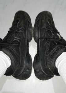 Black Sports Shoes