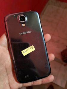 Htc U11 Phone With Charger And Samsung S4 Phon