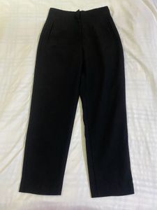 Zara High rise Black Momfit Pant Waist 30