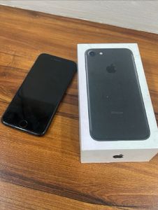 iPhone 7 - Black - 32GB