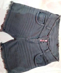 Gray Denim Shorts like new 😍😍😍