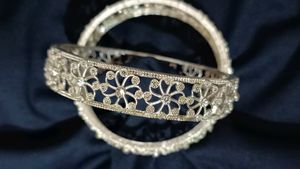 Red Bangle Set
