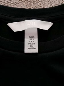H&amp;M Women&#39;s Tshirt(Black)