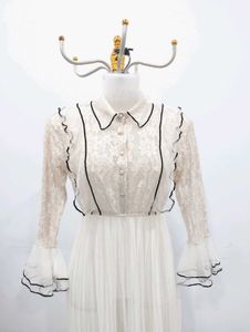 Elegant Lace Midi Dress